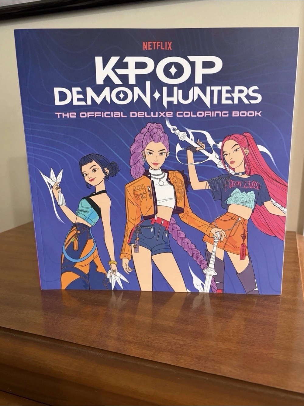 KPop Demon Hunters The Official Deluxe Coloring Book 2026